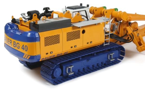 Bauer BG40 with BC40 Trench Cutter