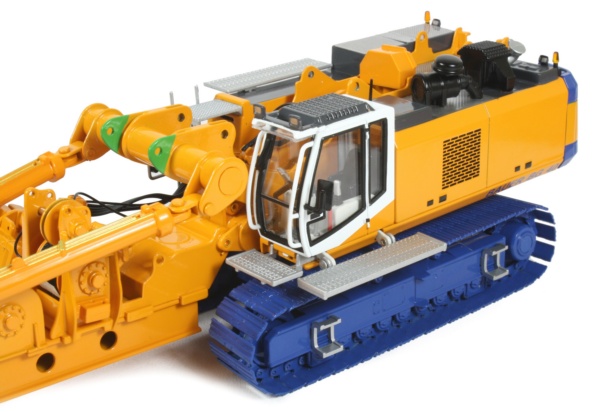 Bauer BG40 with BC40 Trench Cutter